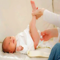 Evite a ação errada de trocar as fraldas do bebê (3)