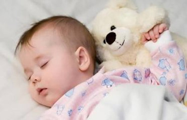 Quanto tempo um bebê precisa dormir?